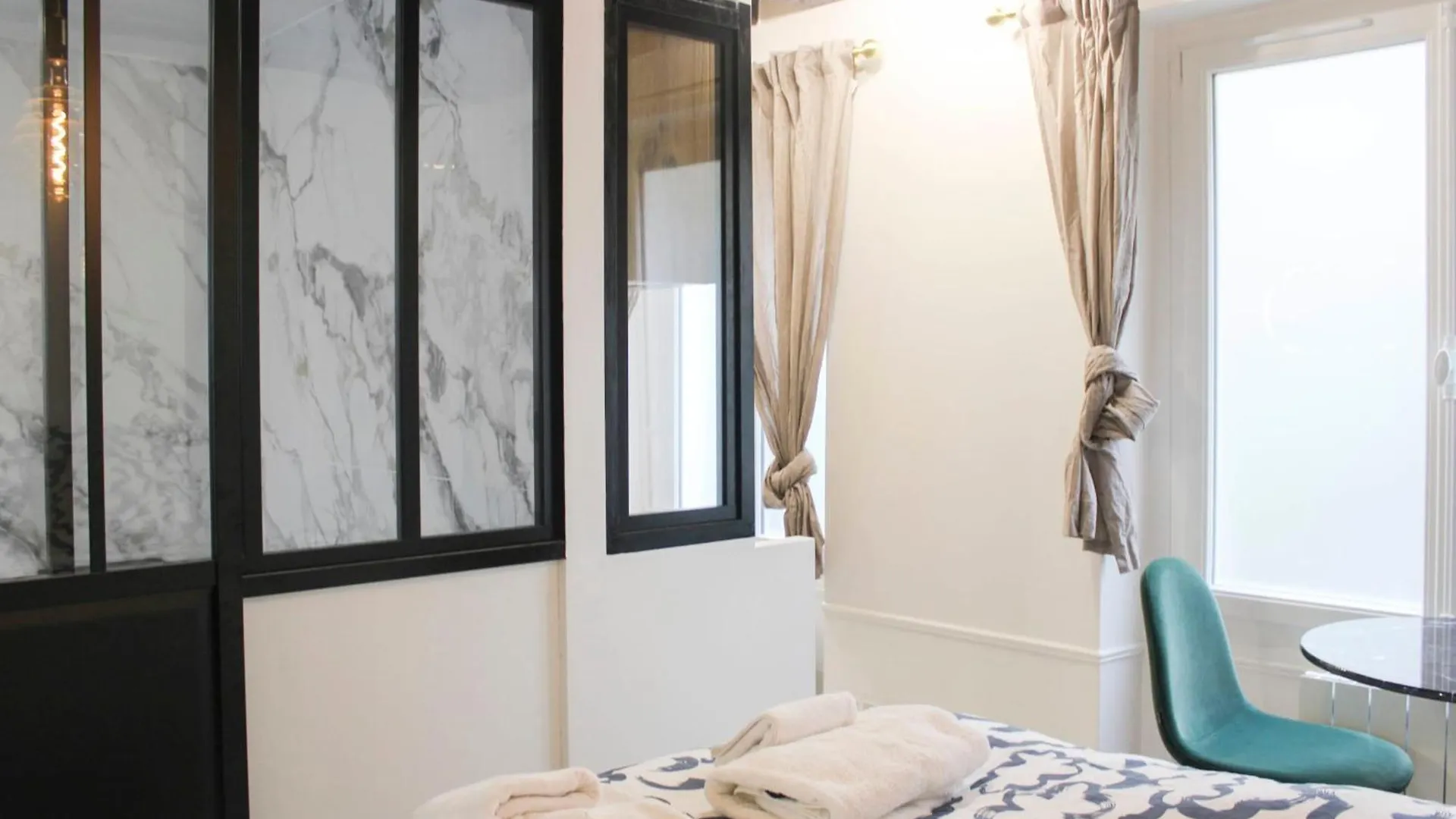 Charming 2-Room Apartment In The Heart Of Paris France