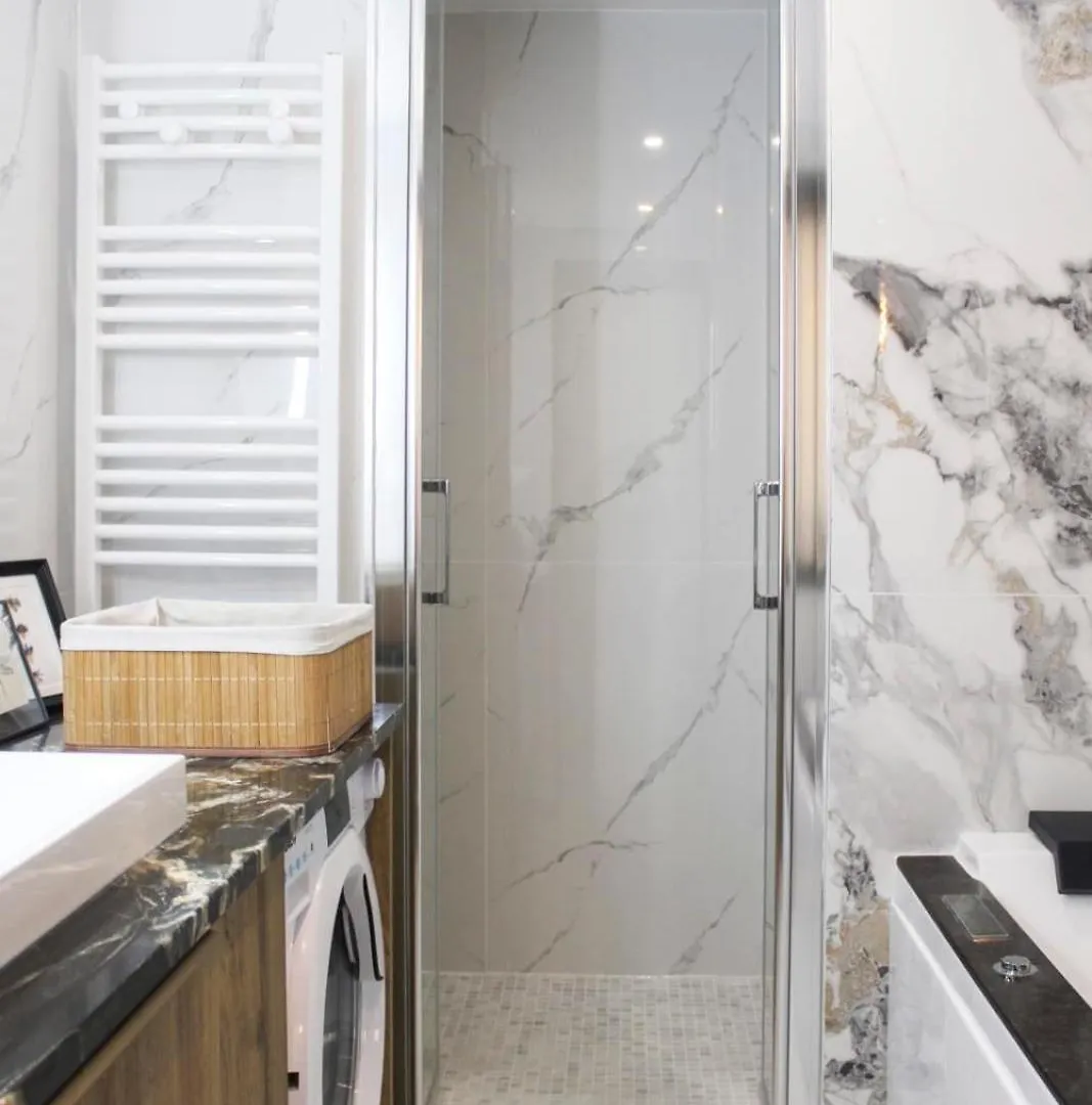 Charming 2-Room Apartment In The Heart Of Paris 0*,  France