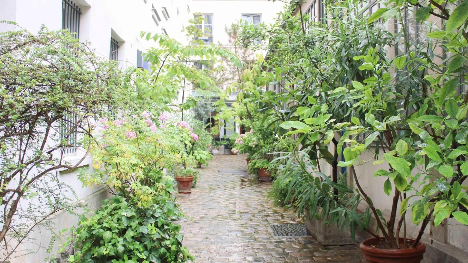 Charming 2-Room Apartment In The Heart Of Paris 0*,  France